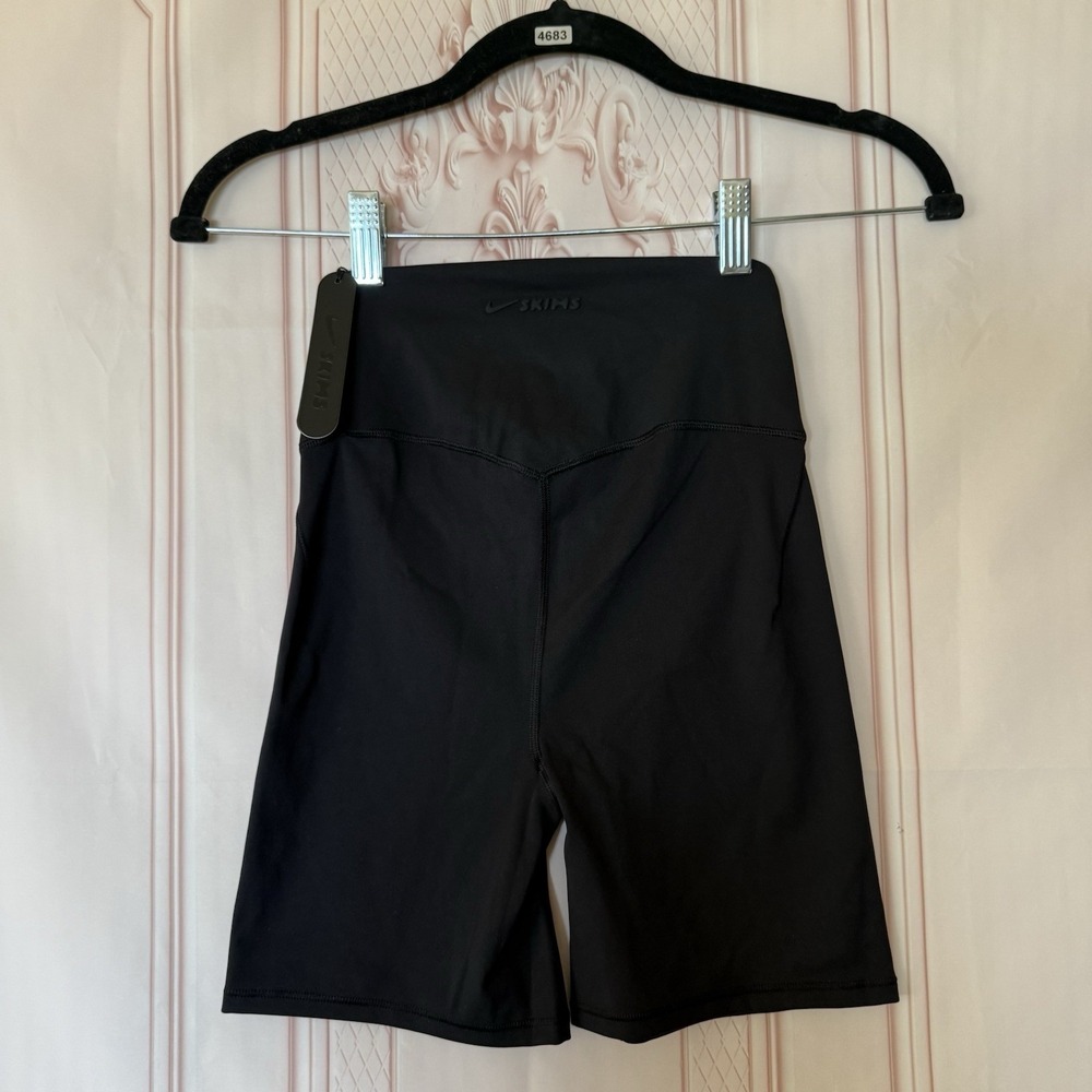 SKIMS NikeSKIMS Matte Biker Short 5" Size XXS Obsidian Black Dri-Fit NWT